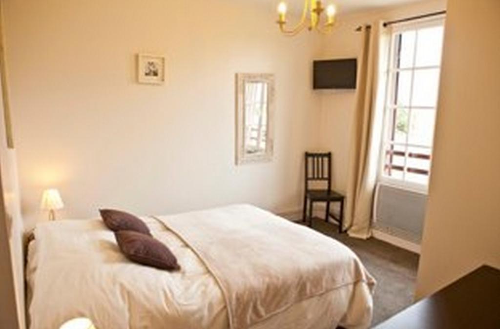 Logis Auberge Des Aulnettes Hérouville-Saint-Clair Eksteriør bilde
