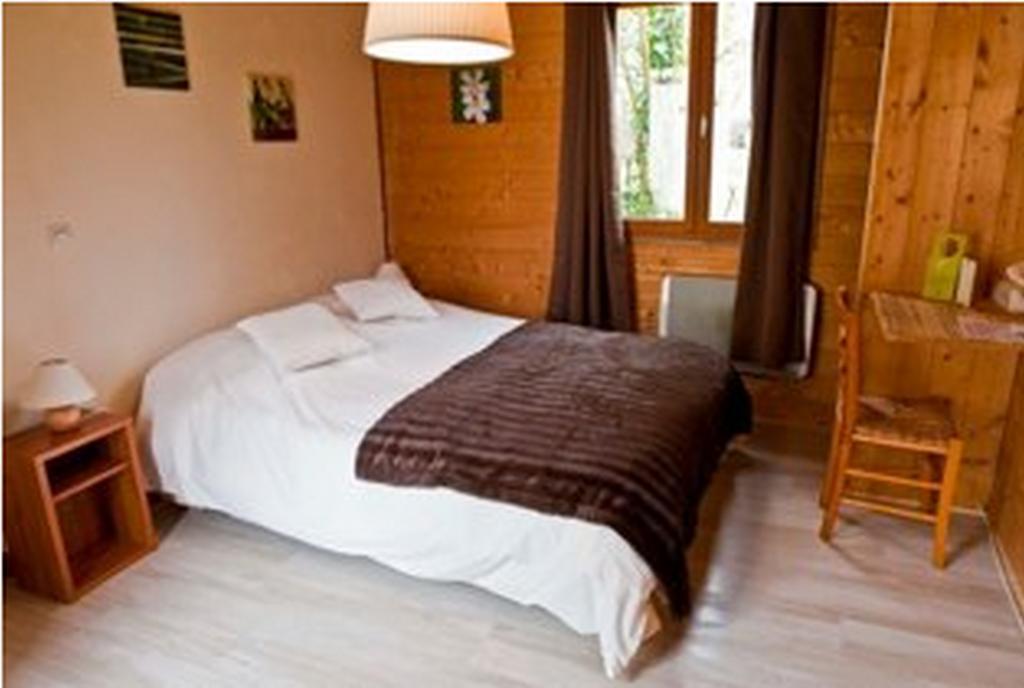 Logis Auberge Des Aulnettes Hérouville-Saint-Clair Eksteriør bilde