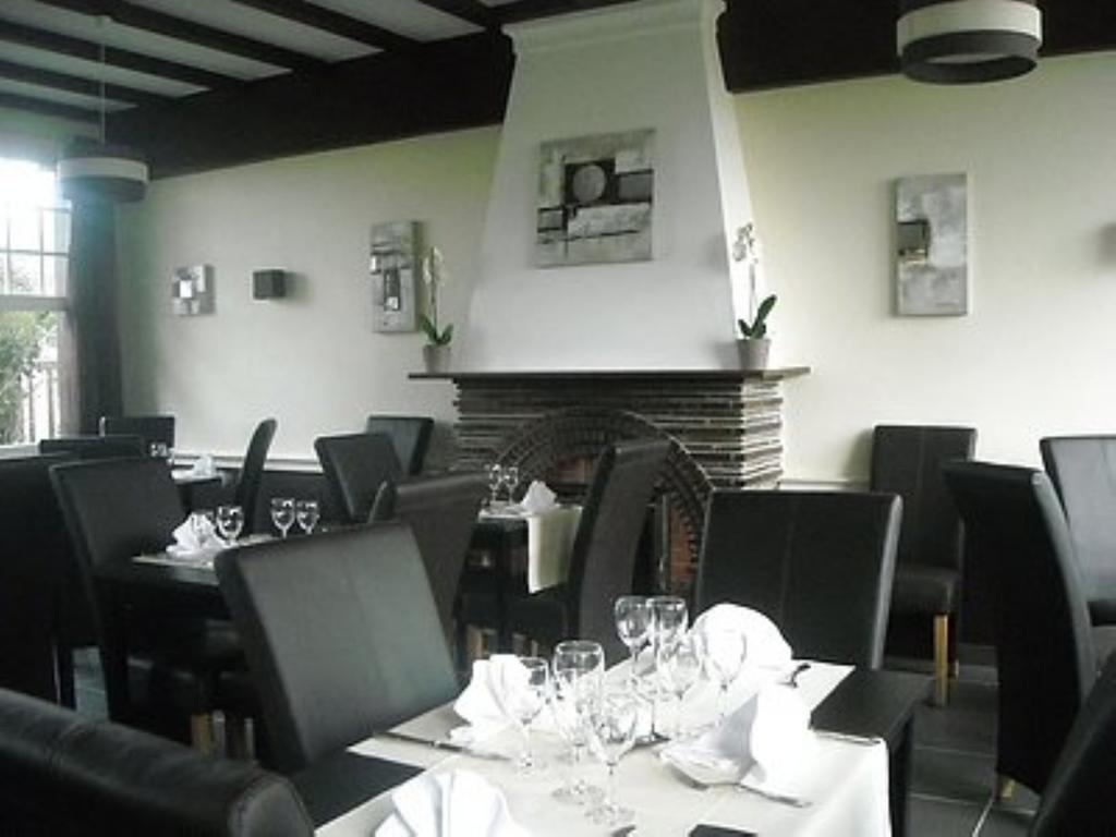 Logis Auberge Des Aulnettes Hérouville-Saint-Clair Eksteriør bilde