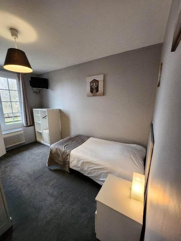 Logis Auberge Des Aulnettes Hérouville-Saint-Clair Eksteriør bilde