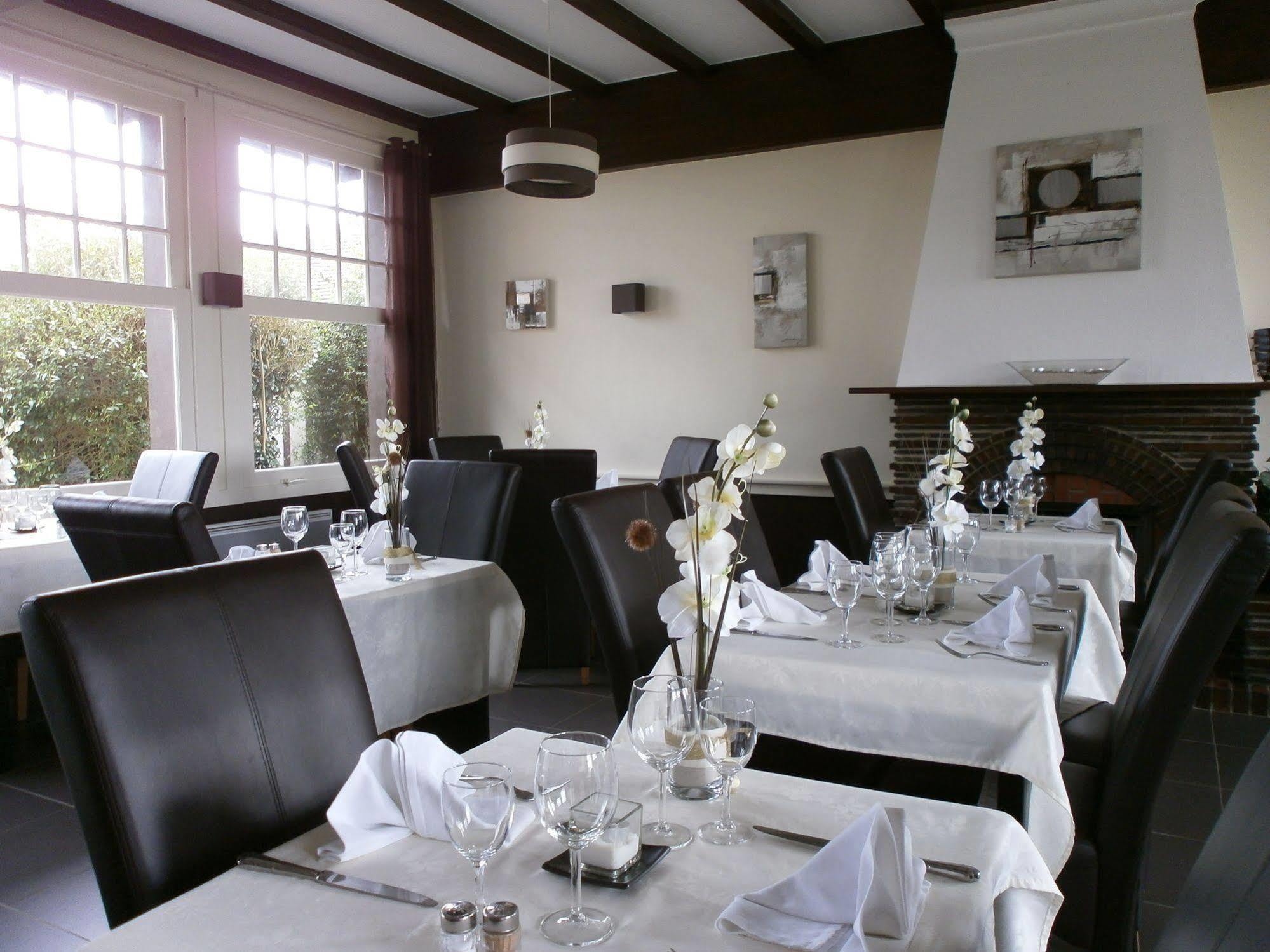 Logis Auberge Des Aulnettes Hérouville-Saint-Clair Eksteriør bilde