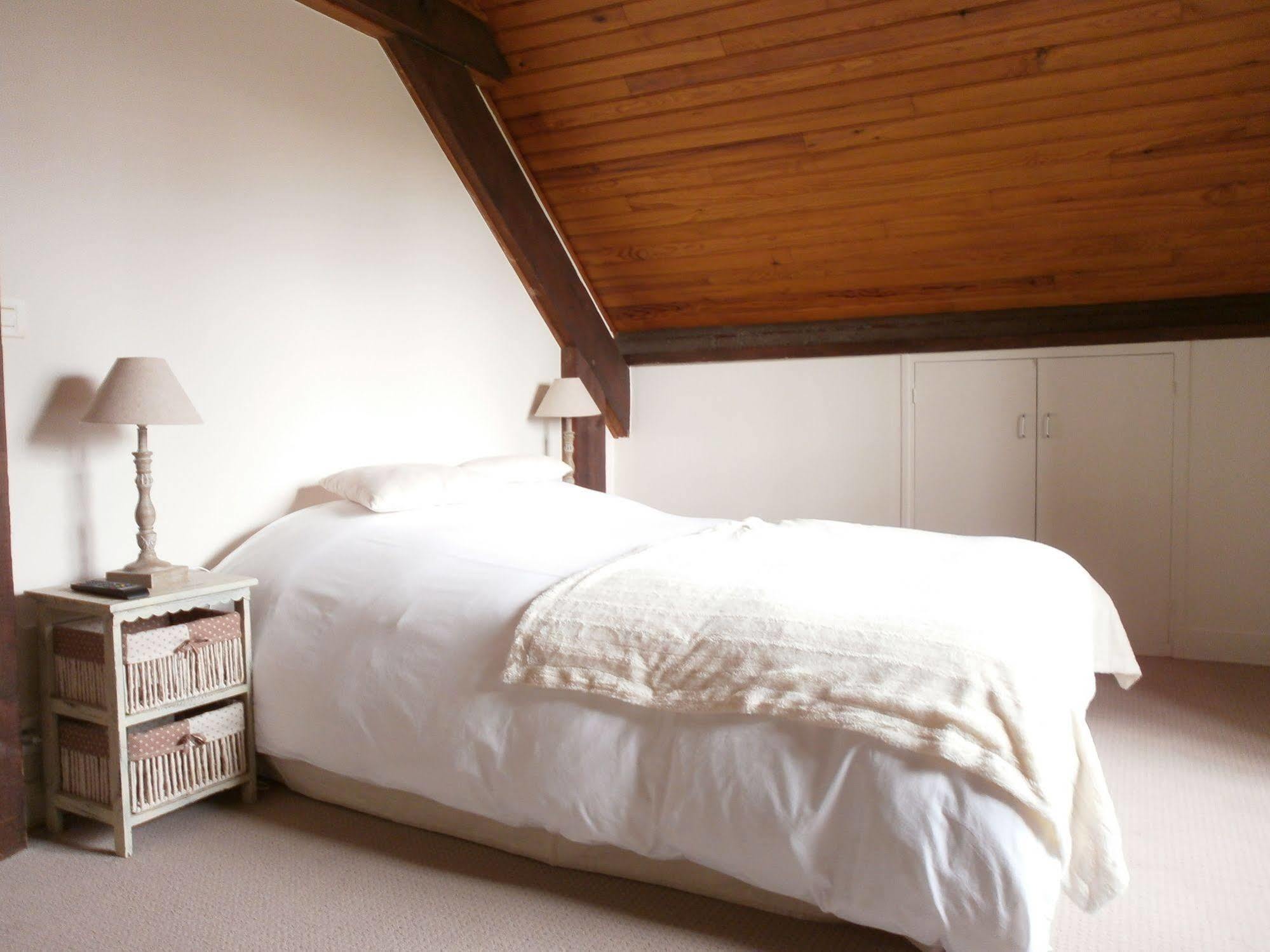 Logis Auberge Des Aulnettes Hérouville-Saint-Clair Eksteriør bilde