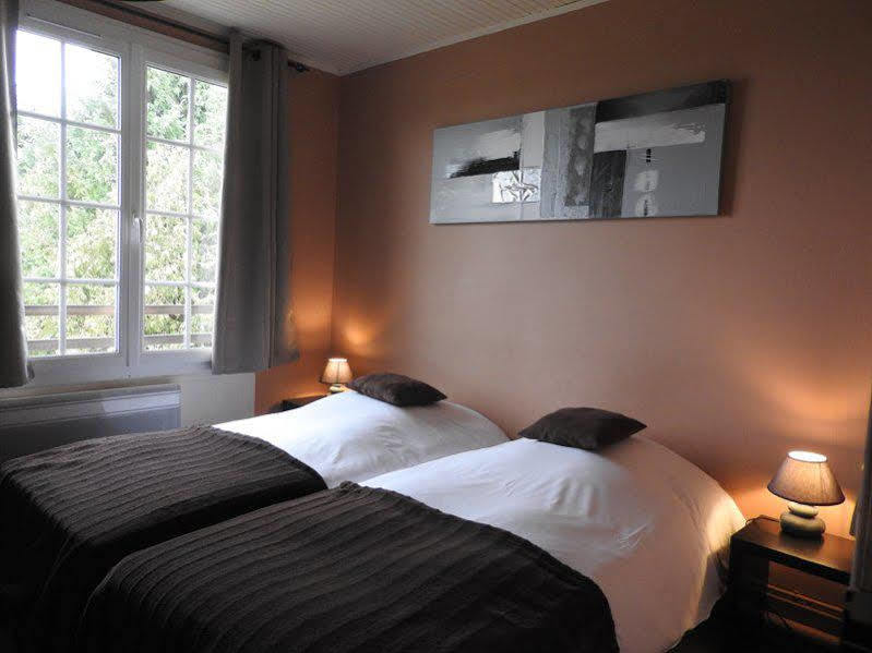 Logis Auberge Des Aulnettes Hérouville-Saint-Clair Eksteriør bilde